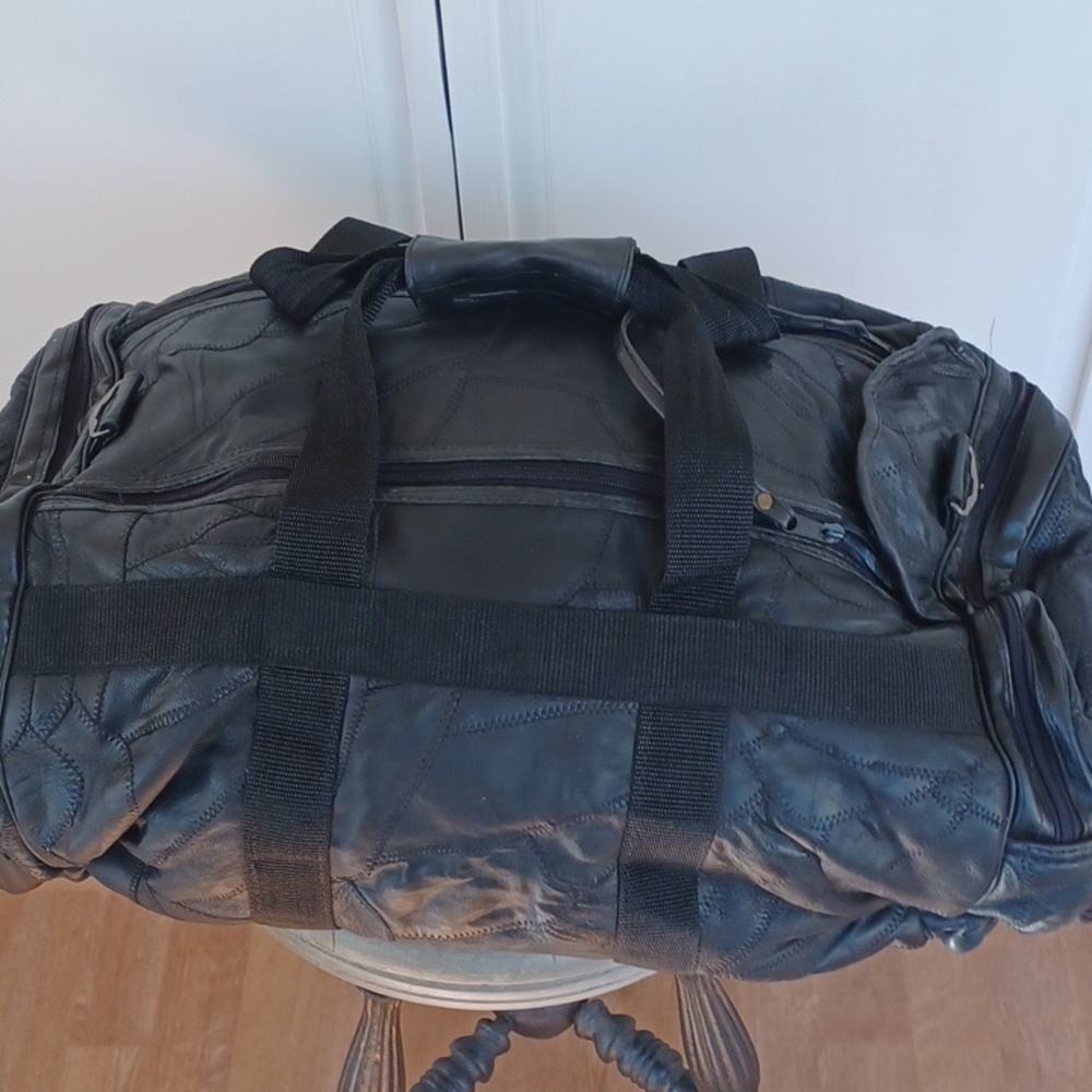 Leather luggage weekender bag lots of pockets black leather duffel bag - Picture 6 of 7